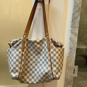 Louis Vuitton Purse